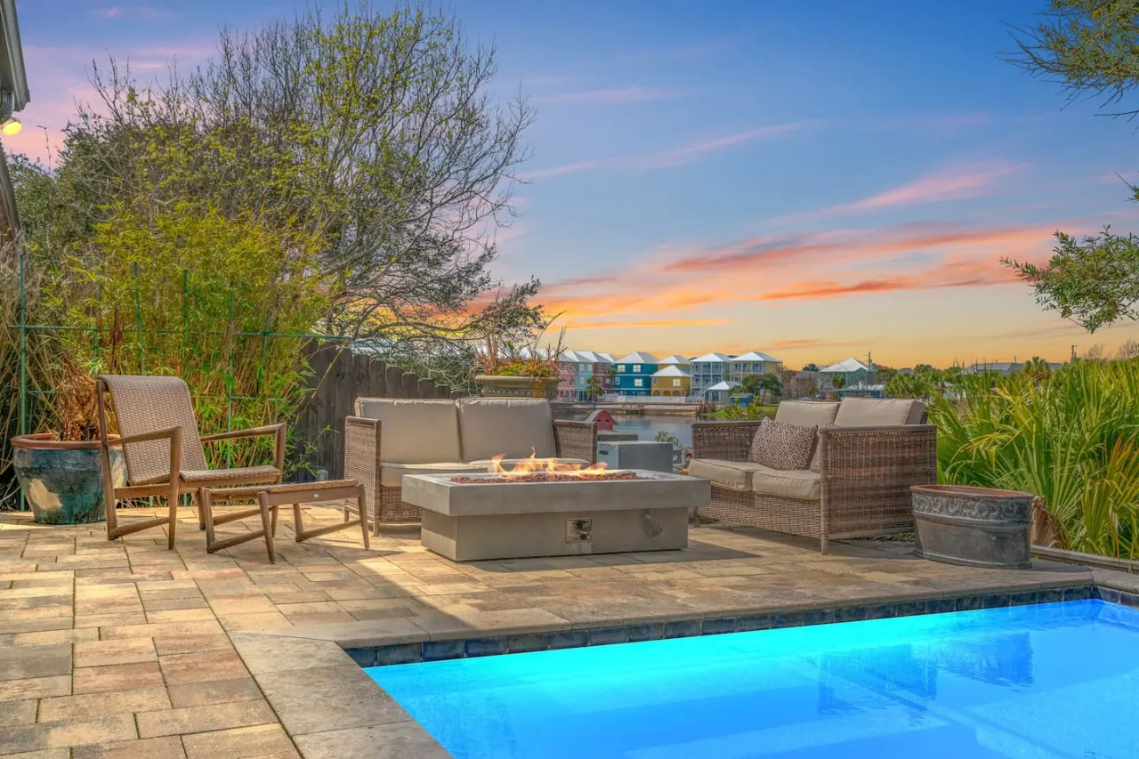 Casa De Riviera Pool, Dock + Lakefront Views 6