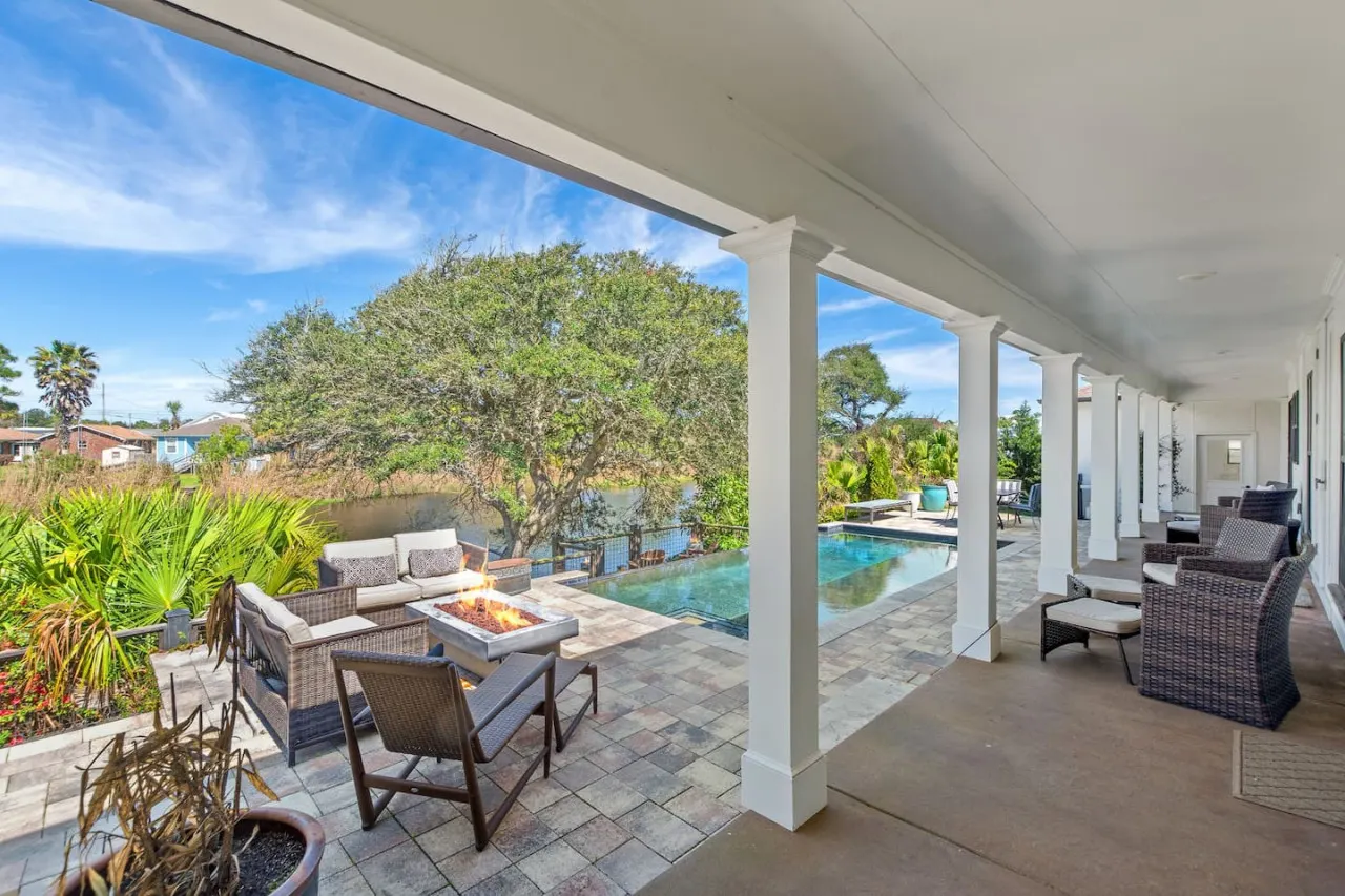 Casa De Riviera Pool, Dock + Lakefront Views 8