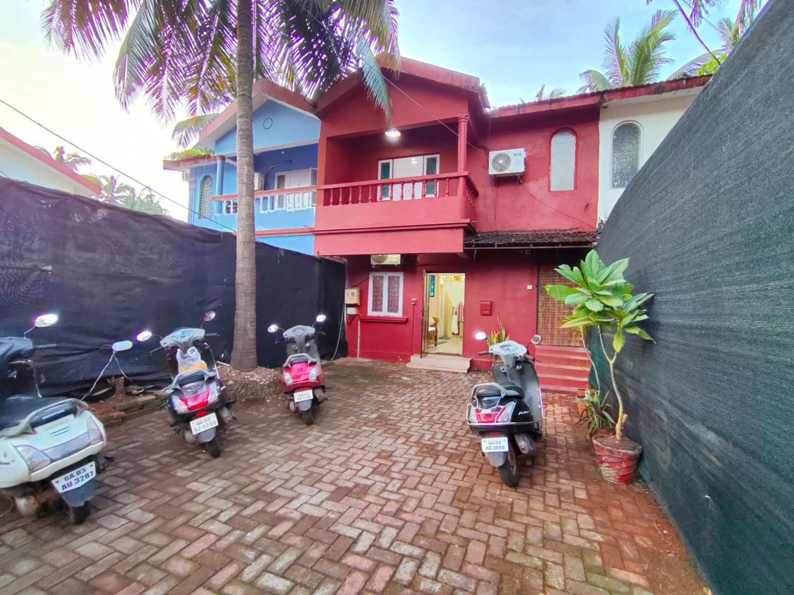 2bhk Candolim Pvt Villa Beach 450mtr WiFi Backup 30