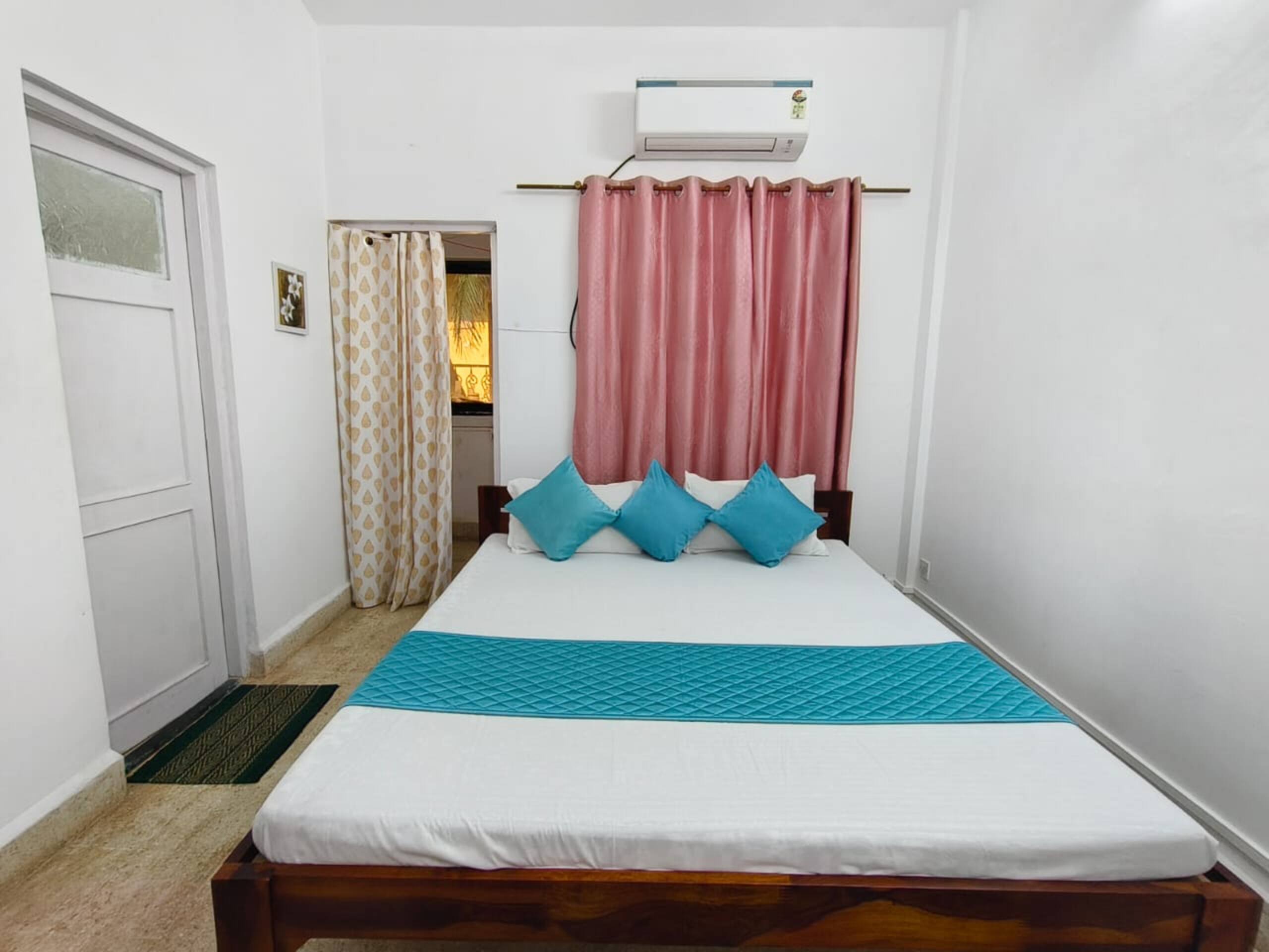 2bhk Candolim Pvt Villa Beach 450mtr WiFi Backup 24