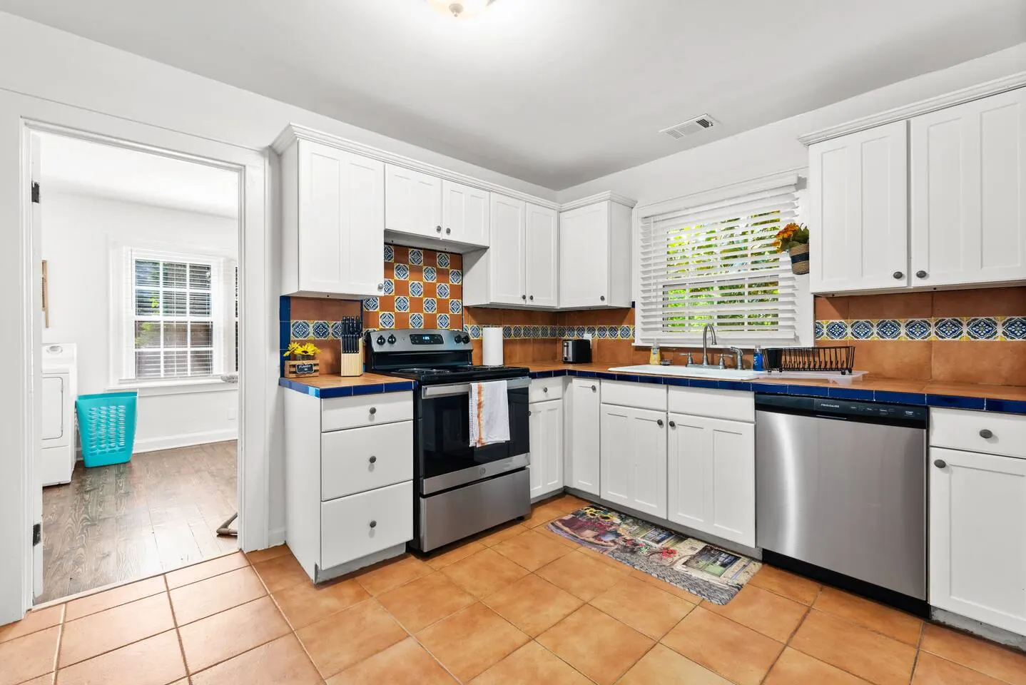 Kennesaw 2BR Cottage Walk Downtown, Dog Friendly 14