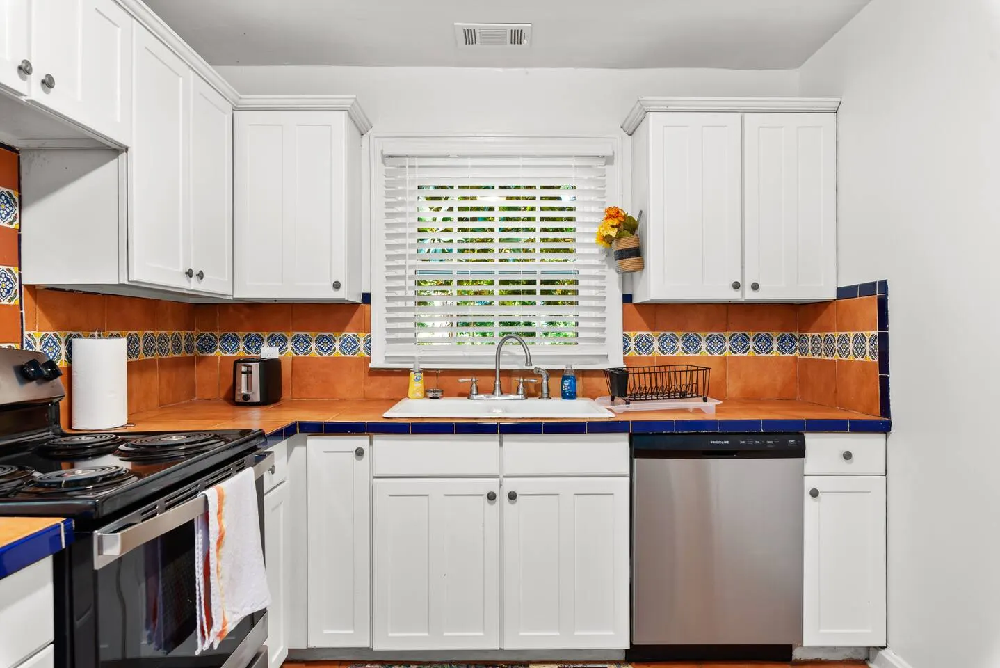 Kennesaw 2BR Cottage Walk Downtown, Dog Friendly 15