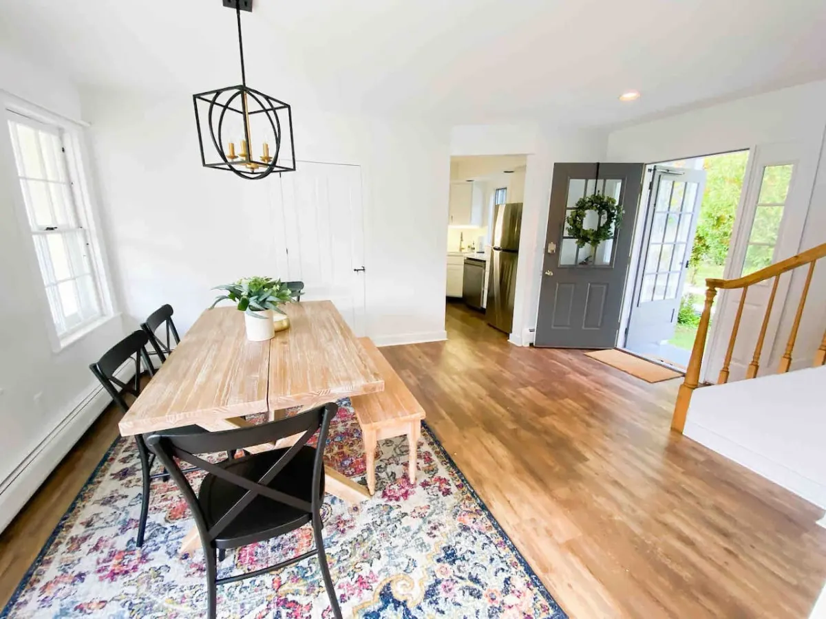 Spacious, Modern Getaway Minutes to Skiing 9