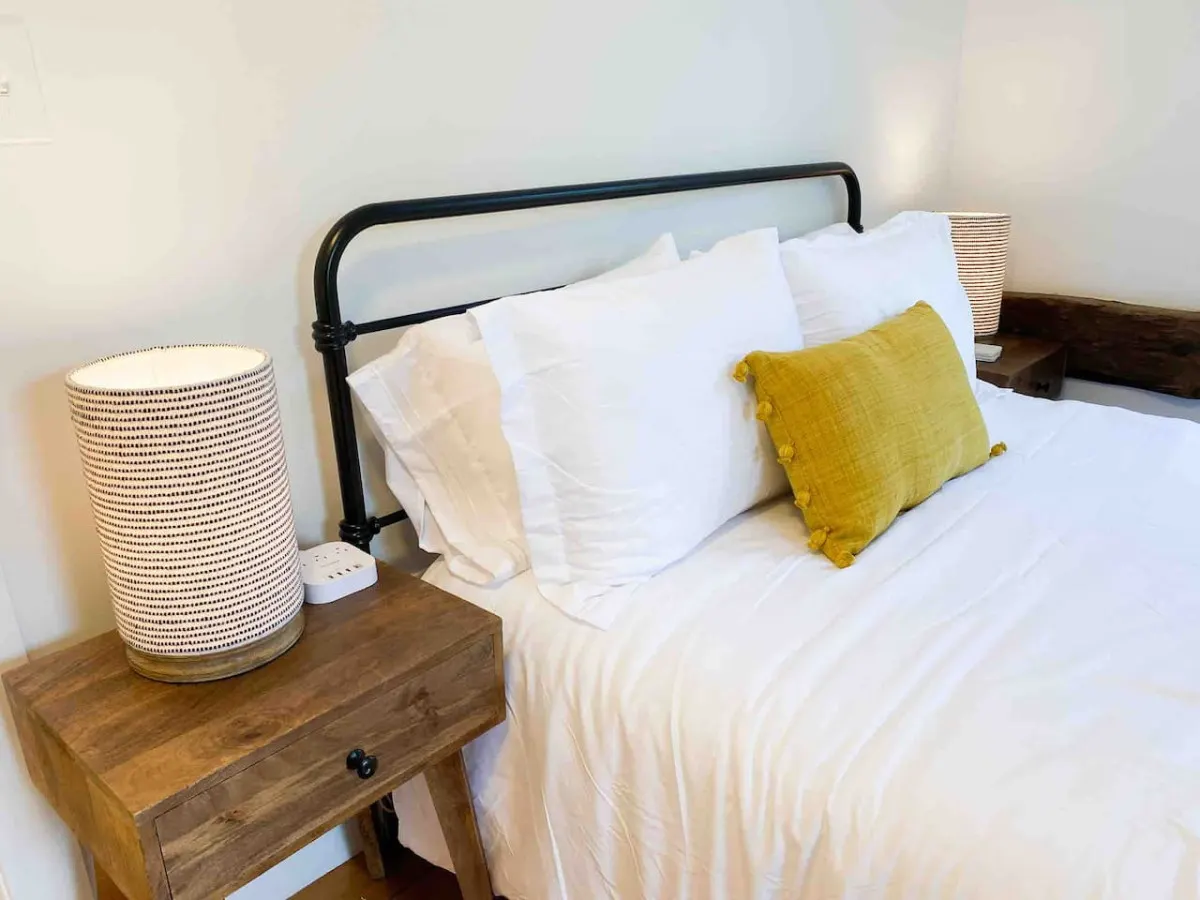 Spacious, Modern Getaway Minutes to Skiing 13