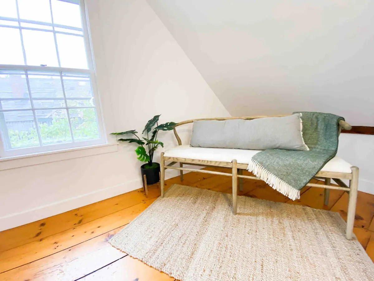 Spacious, Modern Getaway Minutes to Skiing 14