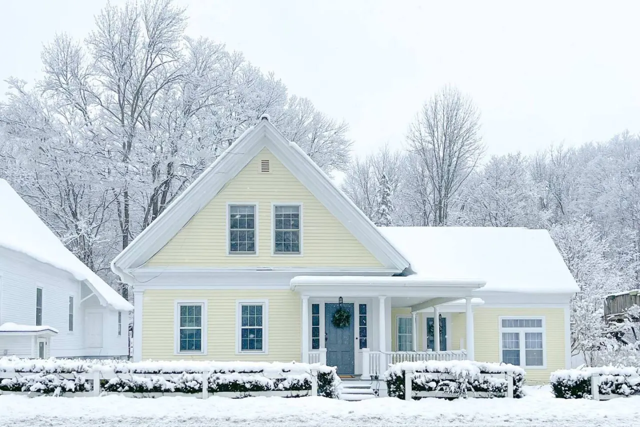 Spacious, Modern Getaway Minutes to Skiing 18