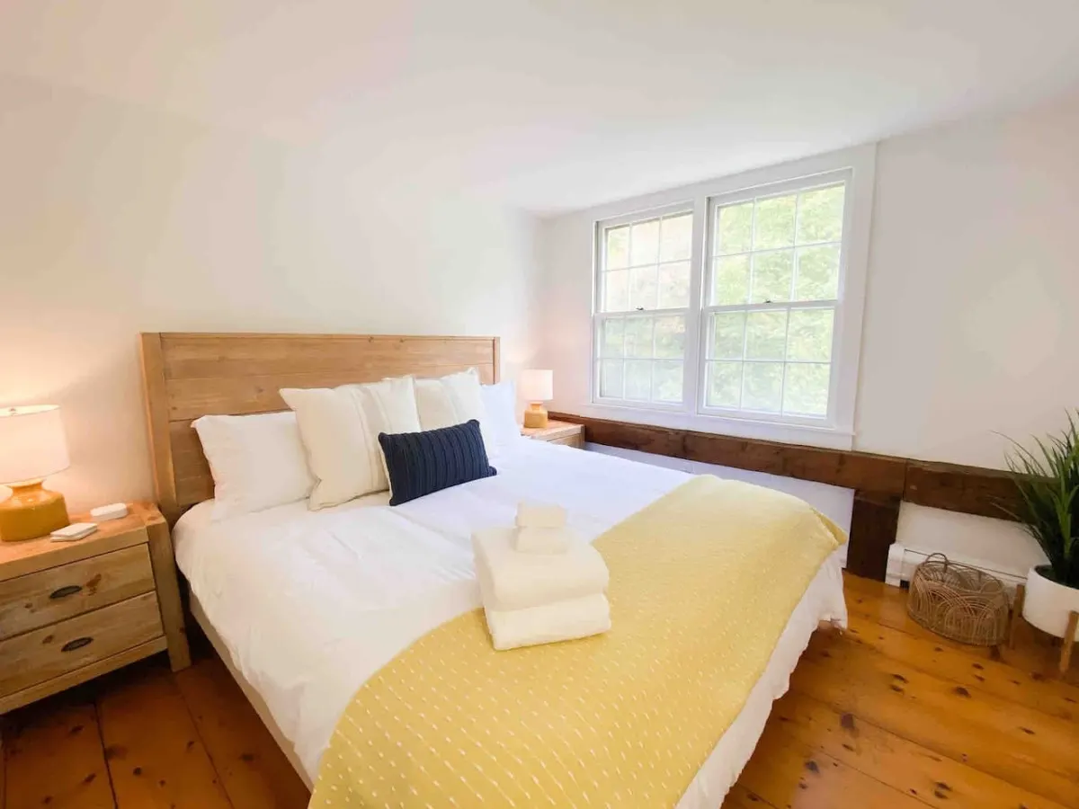 Spacious, Modern Getaway Minutes to Skiing — photo 4