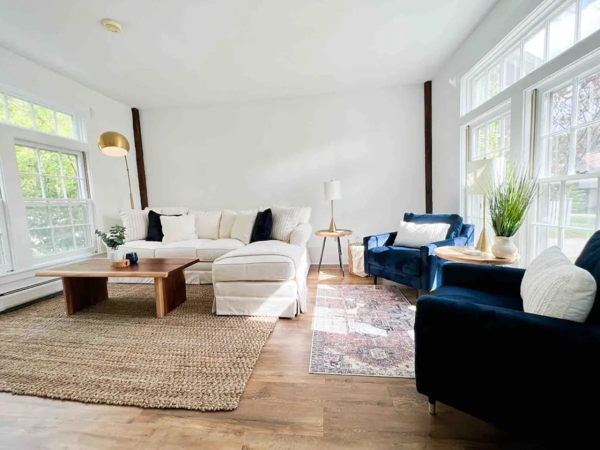 Spacious, Modern Getaway Minutes to Skiing 6