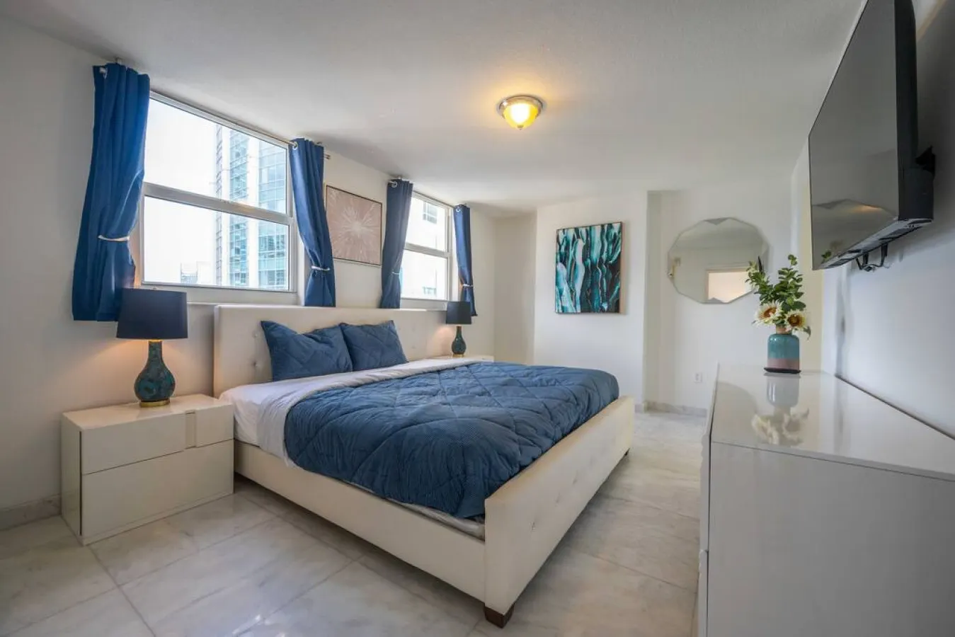 High floor unit 3 bedrooms in the heart of Miami 17