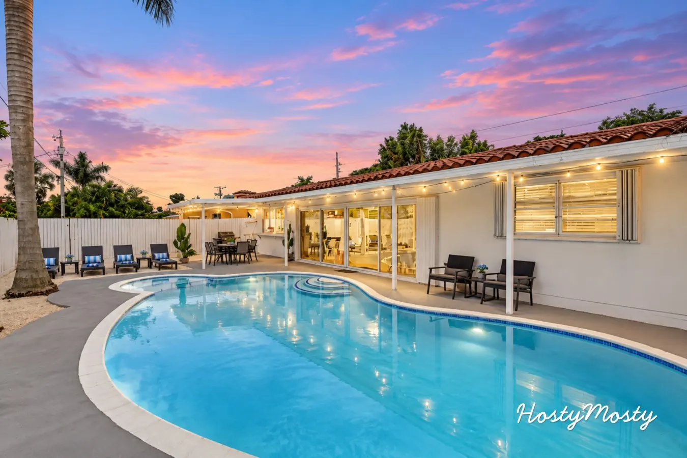 Private Hollywood Oasis, Heated, Pool Spa and BBQ