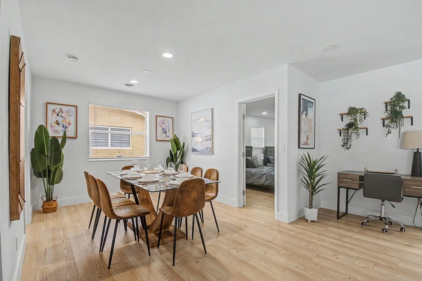 Private Hollywood Oasis, Heated, Pool Spa and BBQ 11