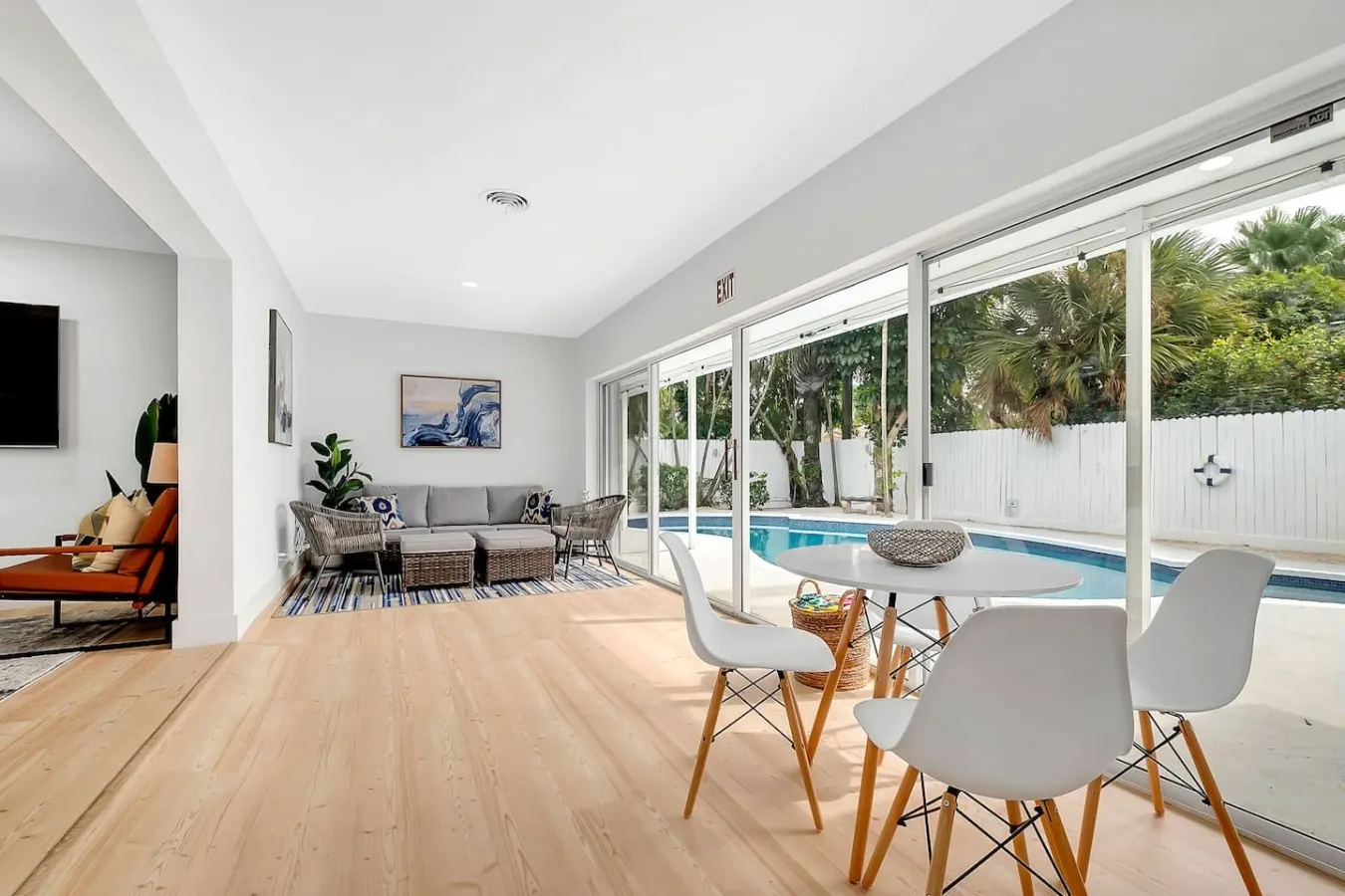 Private Hollywood Oasis, Heated, Pool Spa and BBQ 13