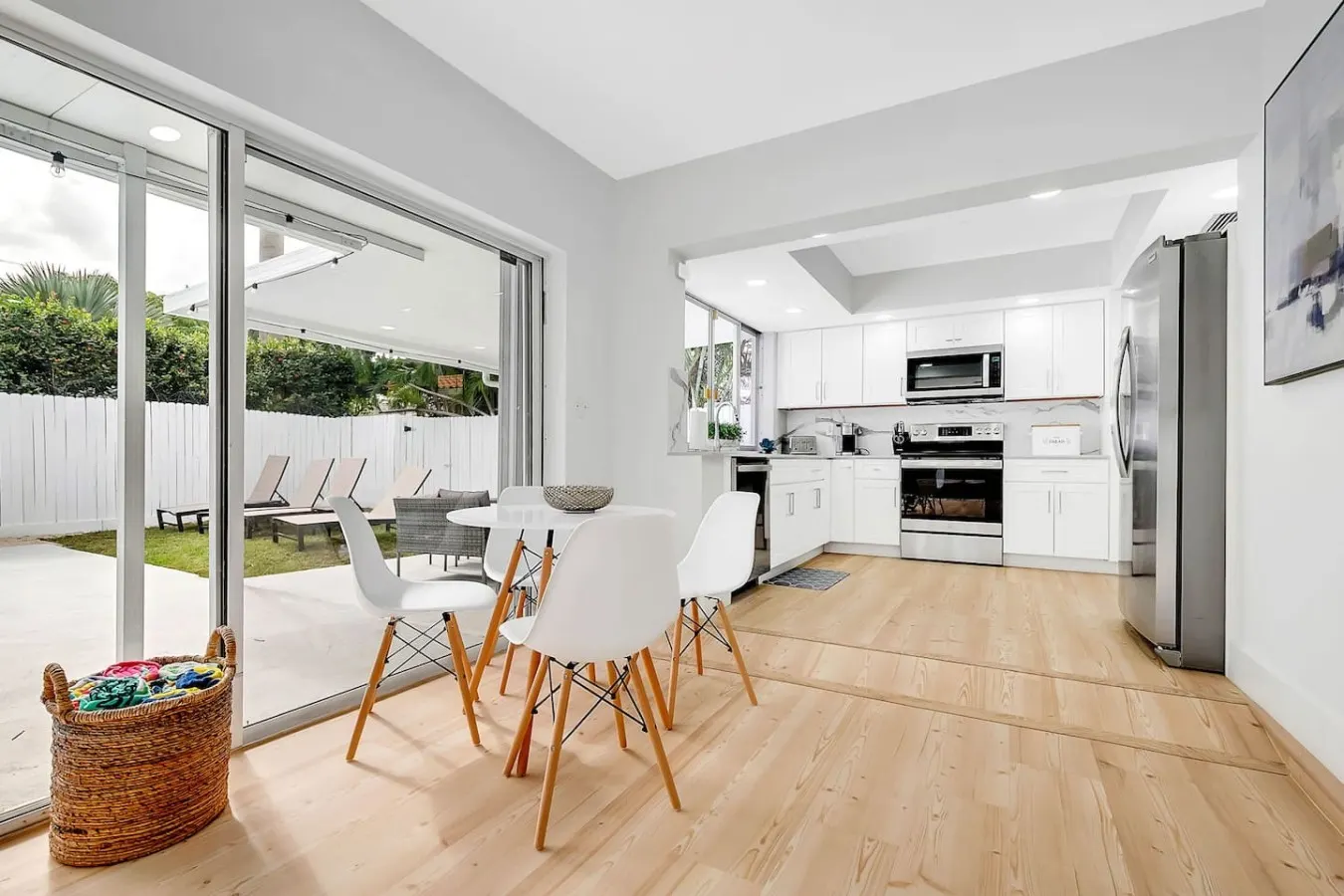 Private Hollywood Oasis, Heated, Pool Spa and BBQ 14