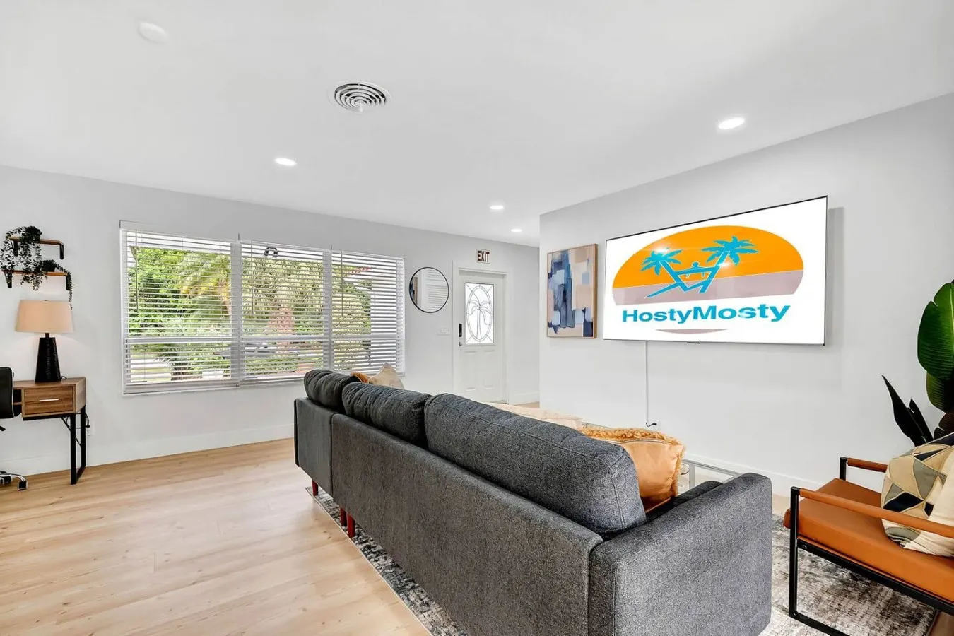 Private Hollywood Oasis, Heated, Pool Spa and BBQ 16