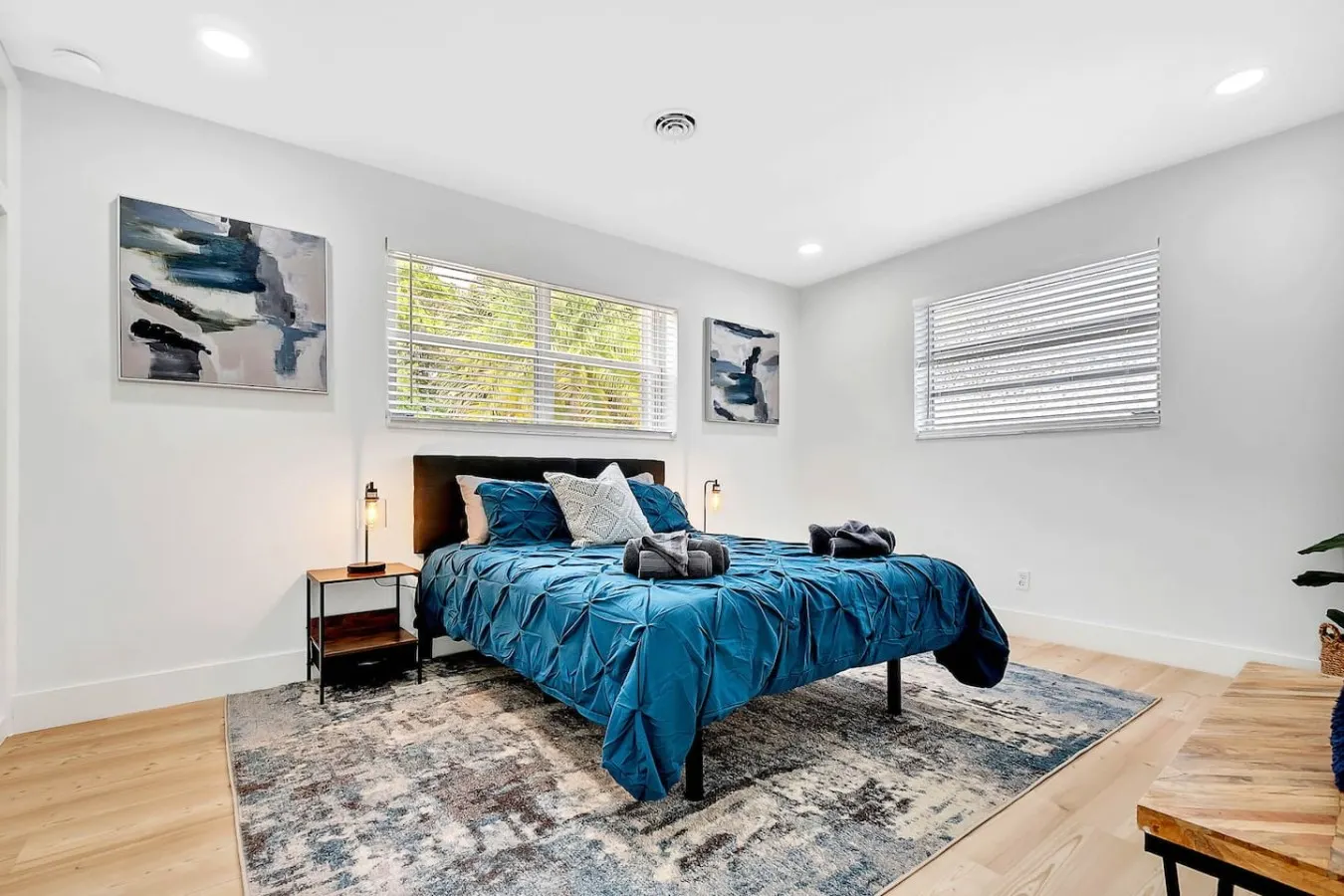 Private Hollywood Oasis, Heated, Pool Spa and BBQ 18