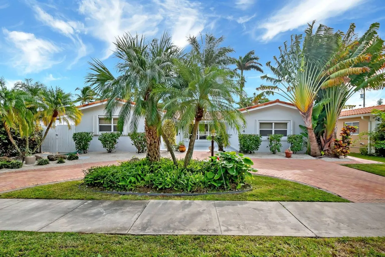 Private Hollywood Oasis, Heated, Pool Spa and BBQ 7