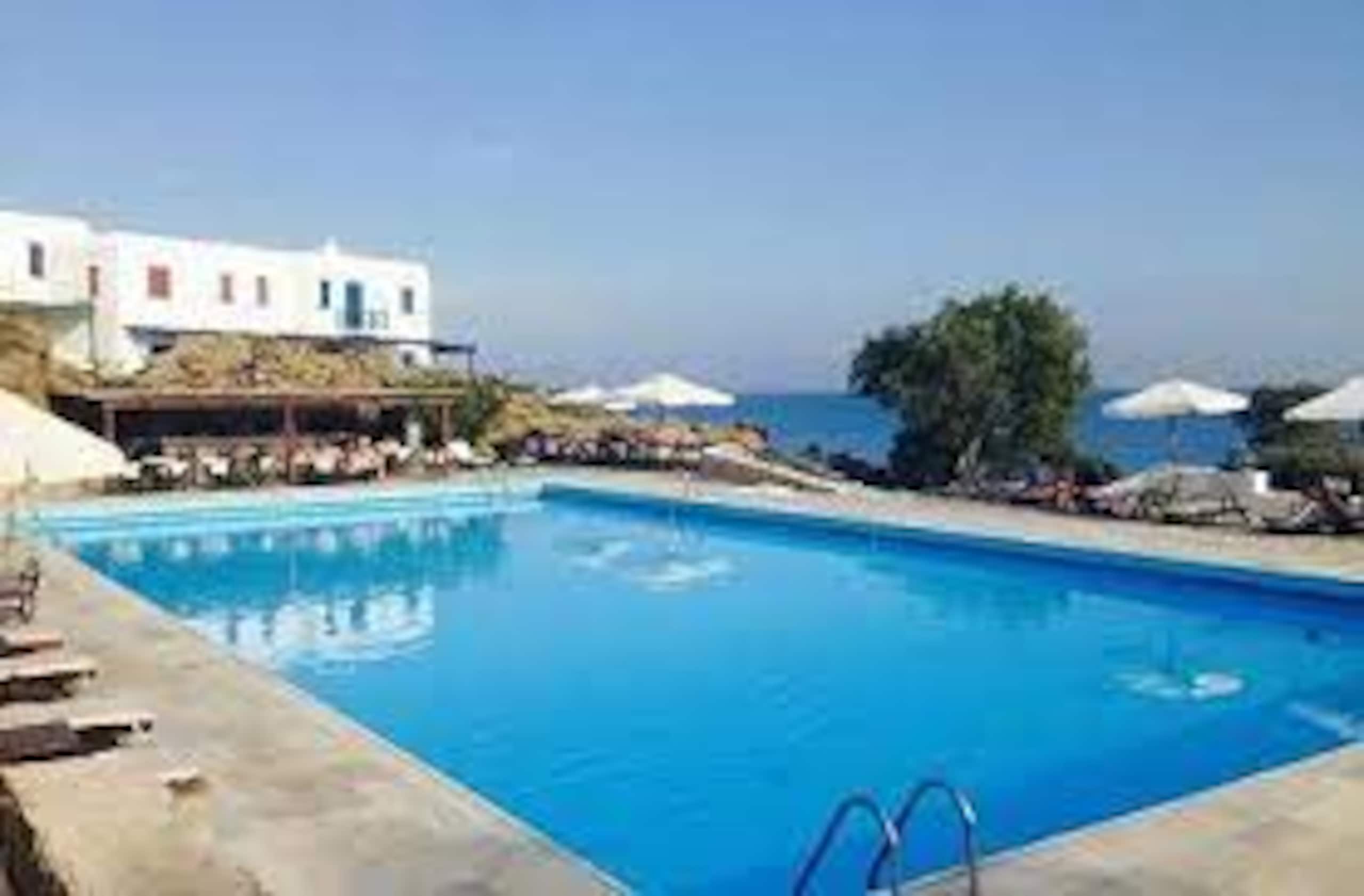 Seas the Day\n2 bedroom cycladic house 23