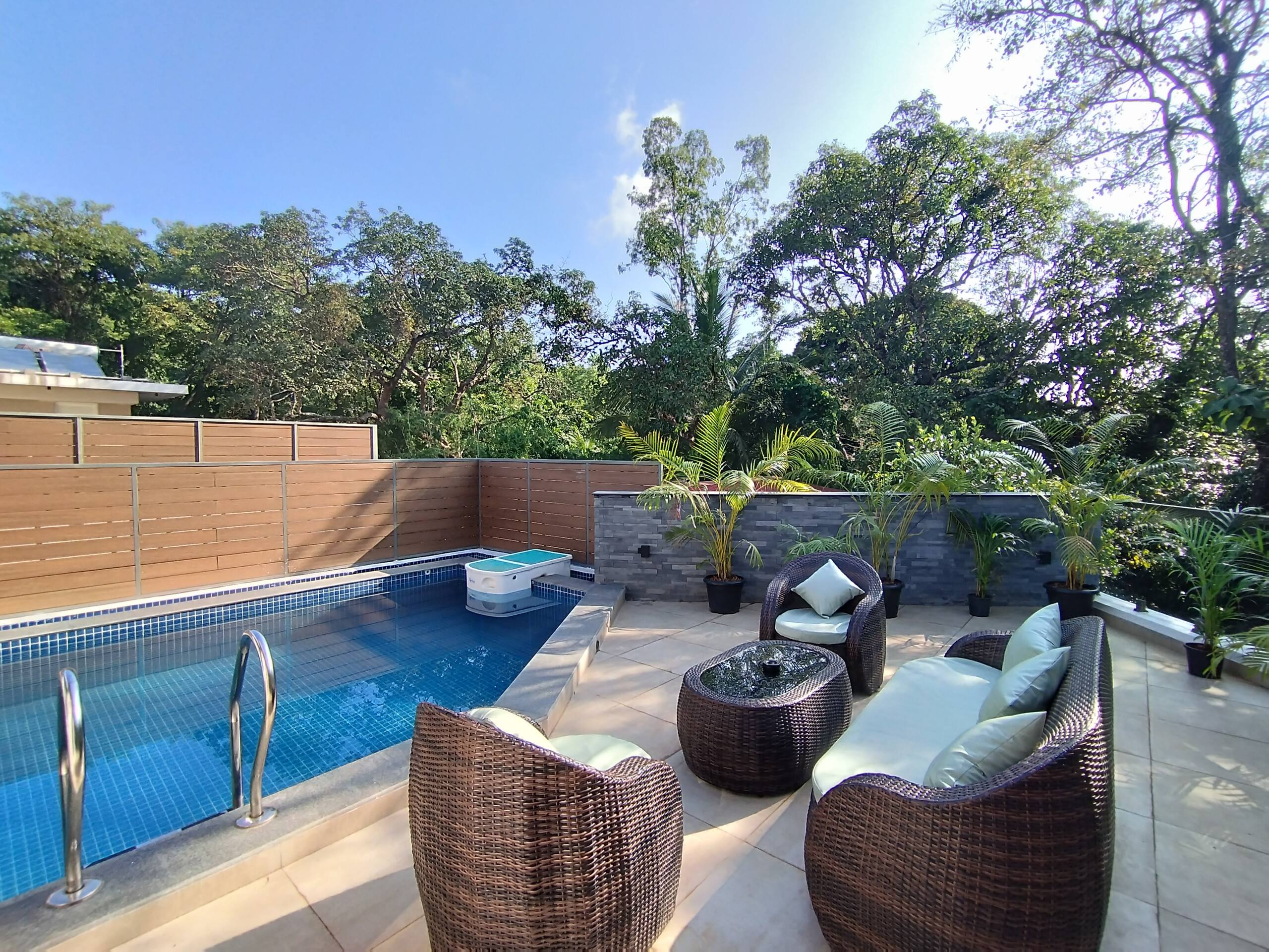 Sereno Yugen 4bhk villa pvt pool & breakfast cook 8