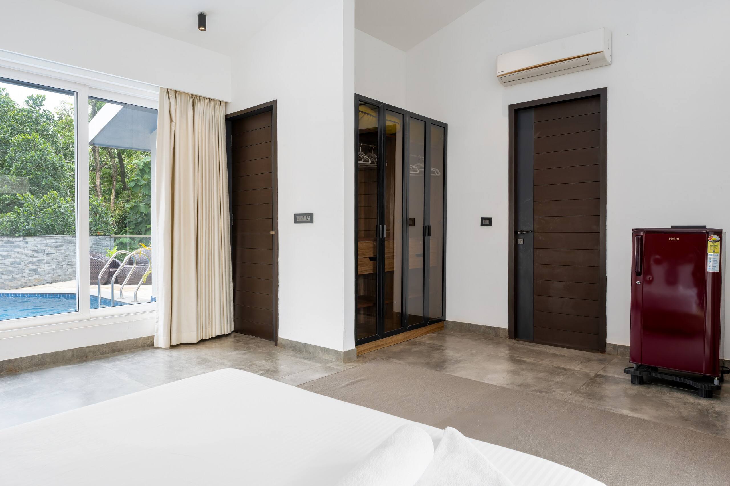 Sereno Yugen 4bhk villa pvt pool & breakfast cook 24