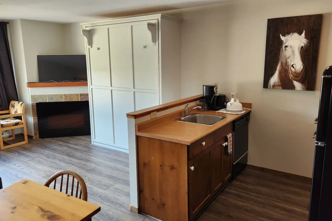 Apex Mountain ~ Crazy Colt ~ Cozy Studio w Kitchen 9