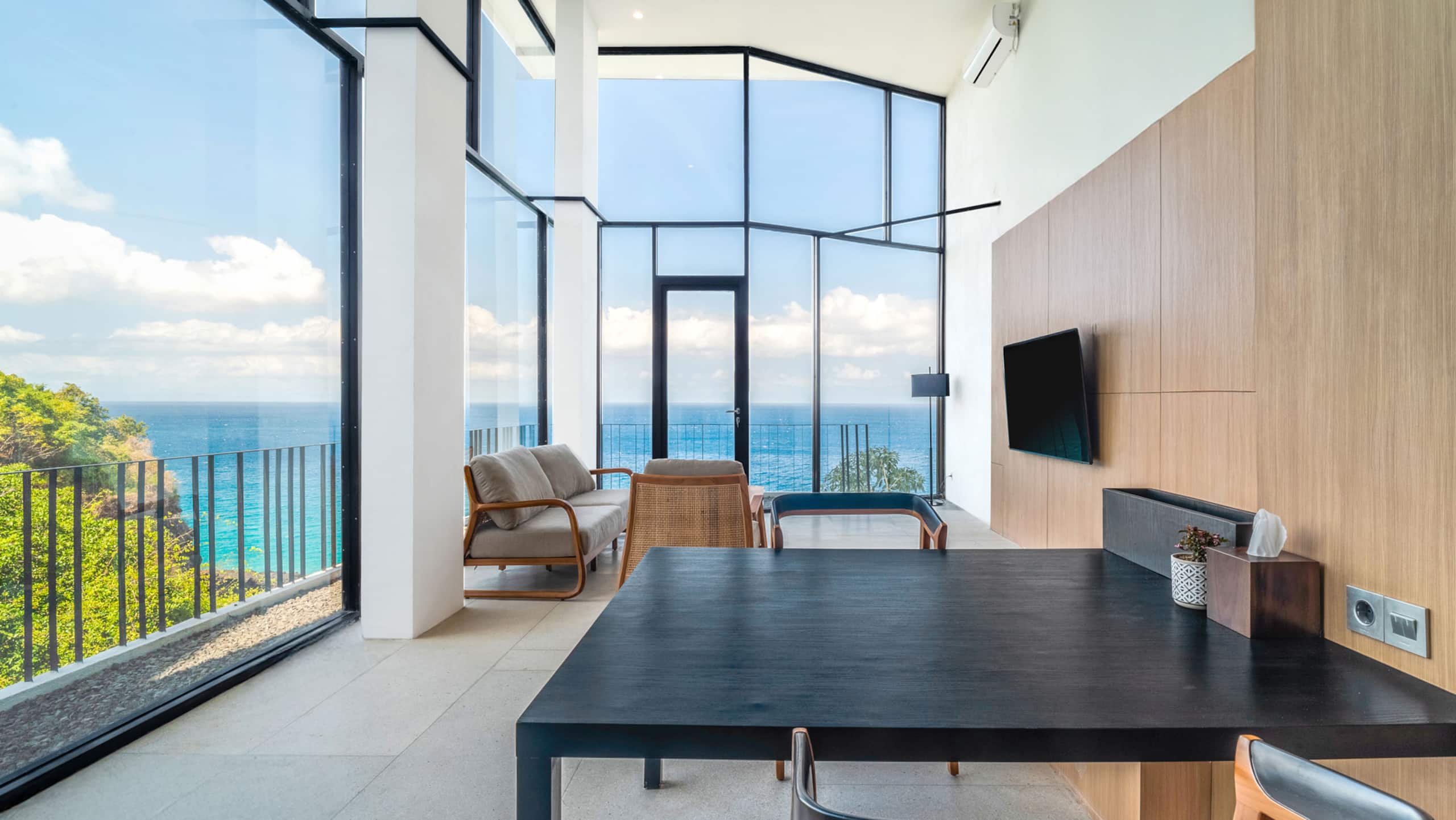 Luxury Seaview Villa | Chef, Staff & Private Pool 8