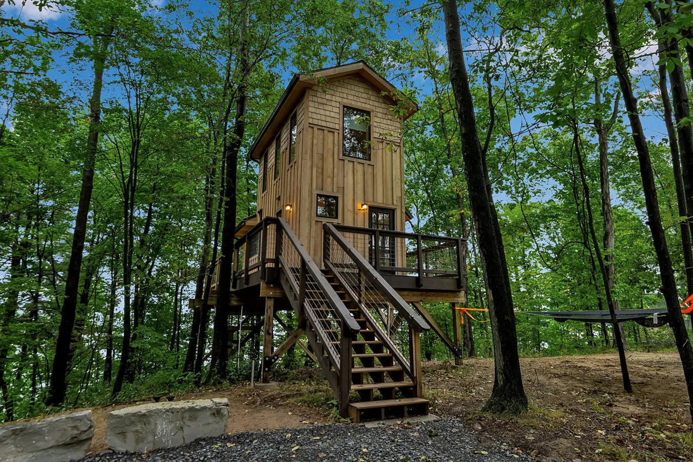 Lakefront Treehouse - Blue Heron Haven 2