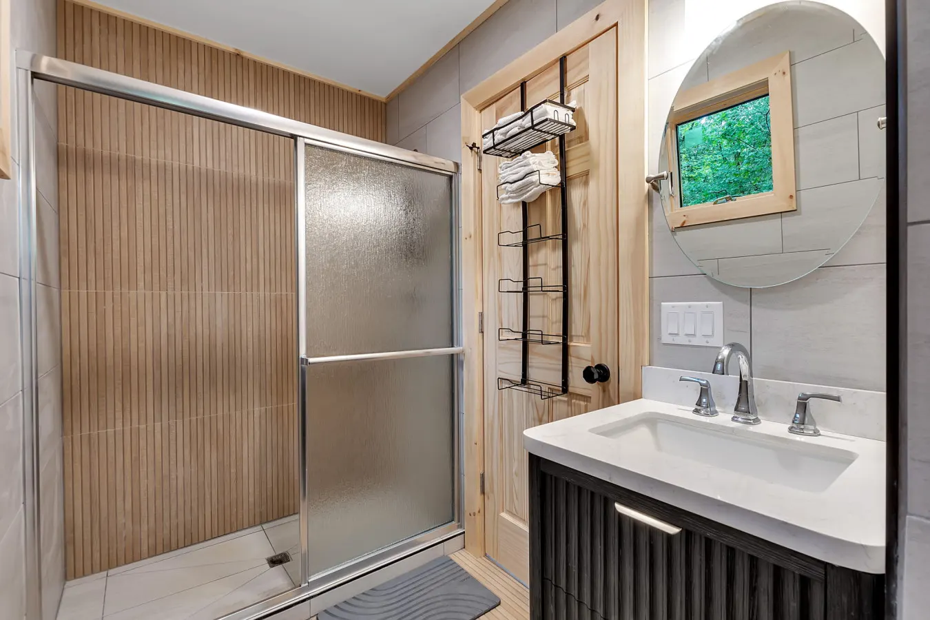 Lakefront Treehouse - Blue Heron Haven 10