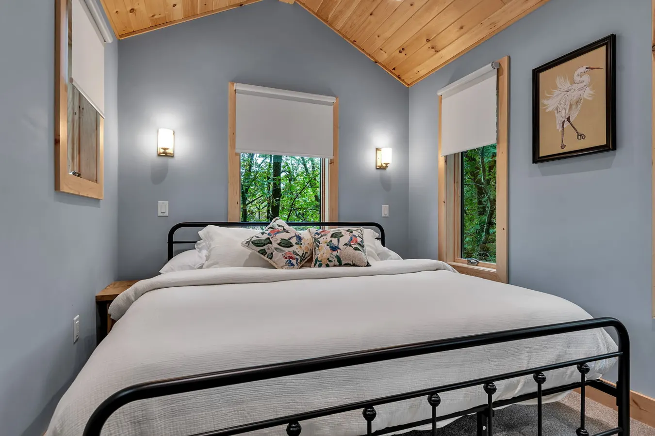 Lakefront Treehouse - Blue Heron Haven 12