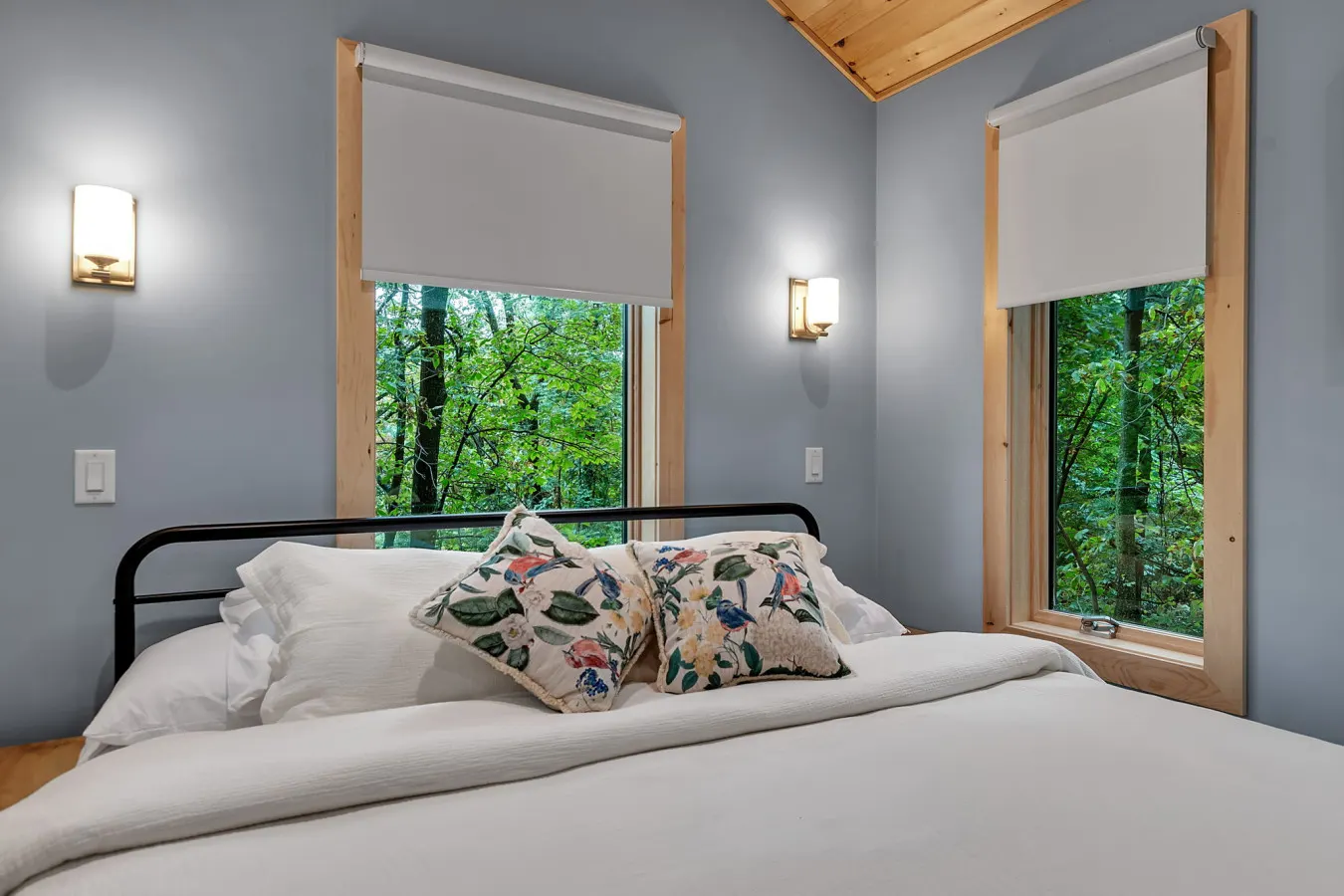 Lakefront Treehouse - Blue Heron Haven 13