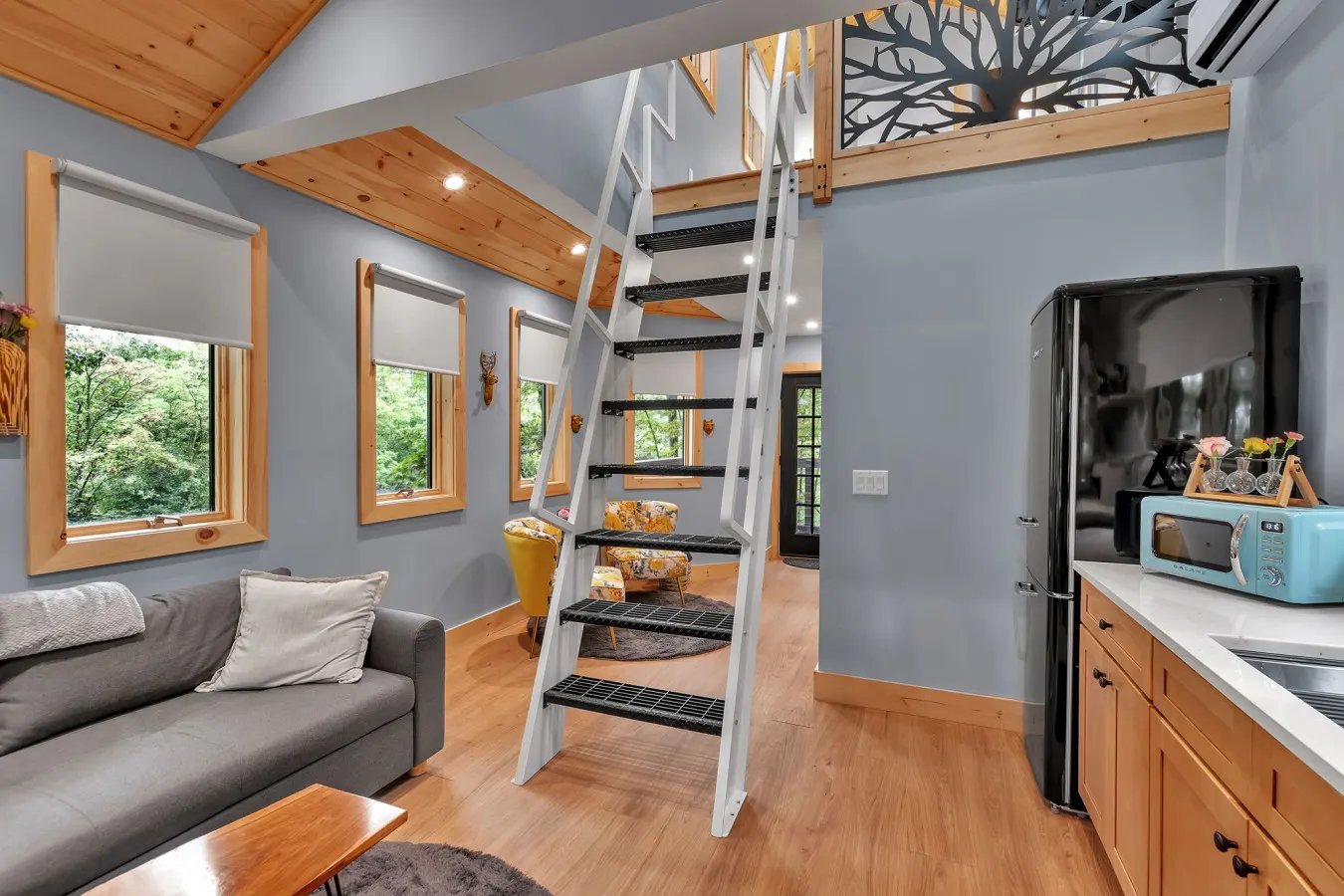 Lakefront Treehouse - Blue Heron Haven 7
