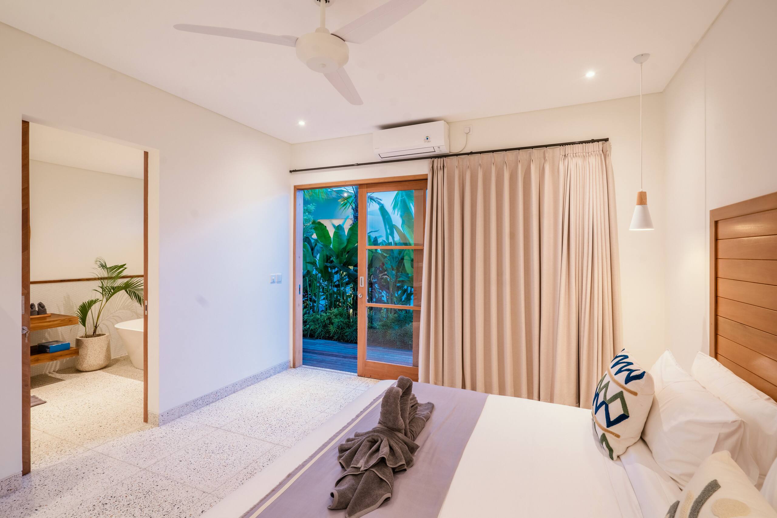 Super Stylish 3BR Pool Villa in Berawa, Canggu 14