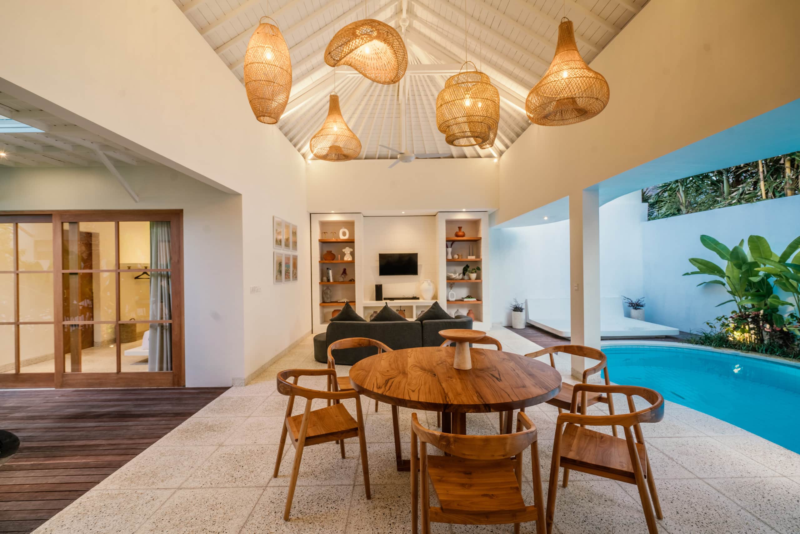 Super Stylish 3BR Pool Villa in Berawa, Canggu — photo 4