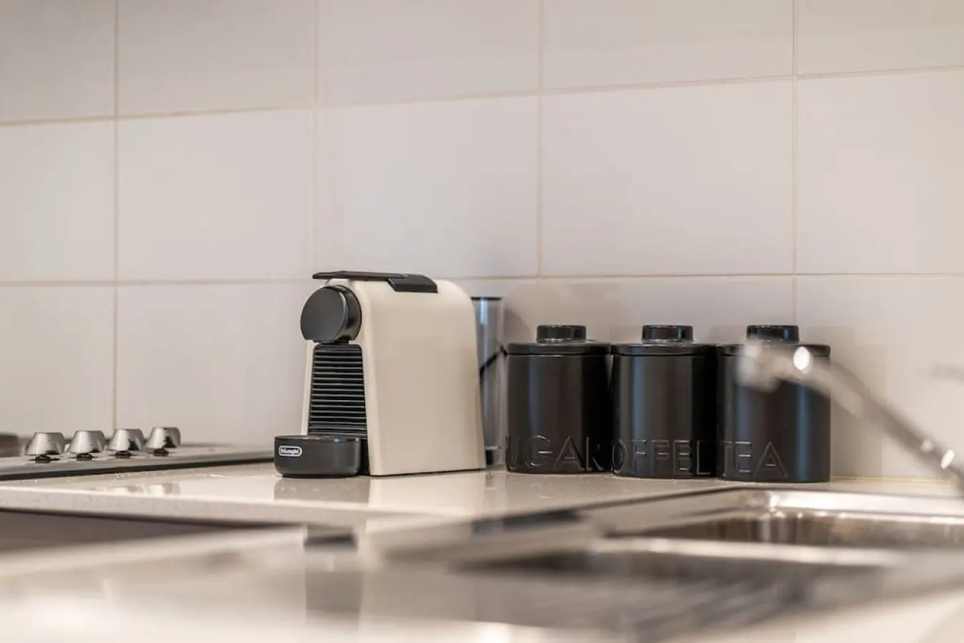 Black Oak at Brompton – Contemporary Parkside Stay 14