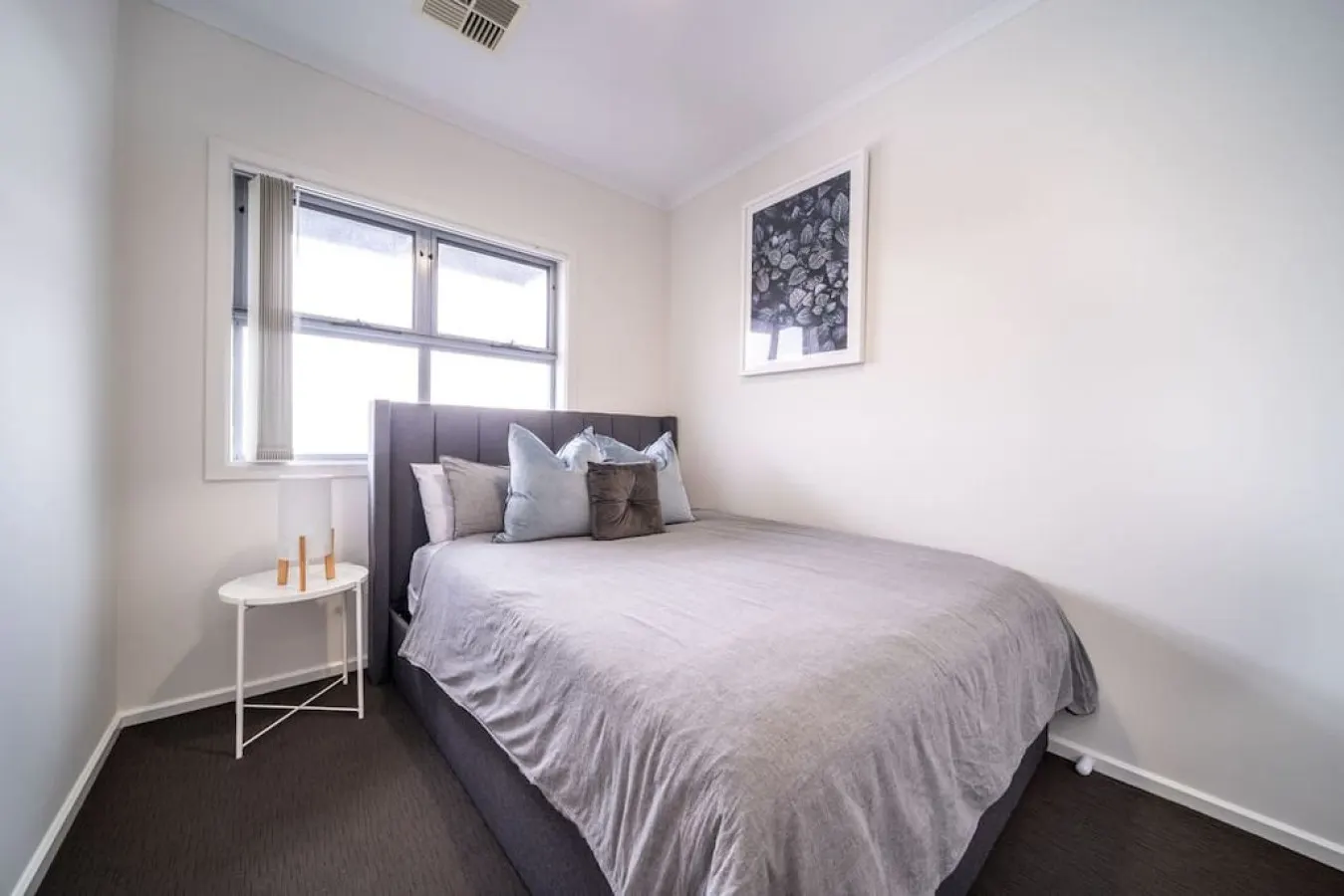 Black Oak at Brompton – Contemporary Parkside Stay 18
