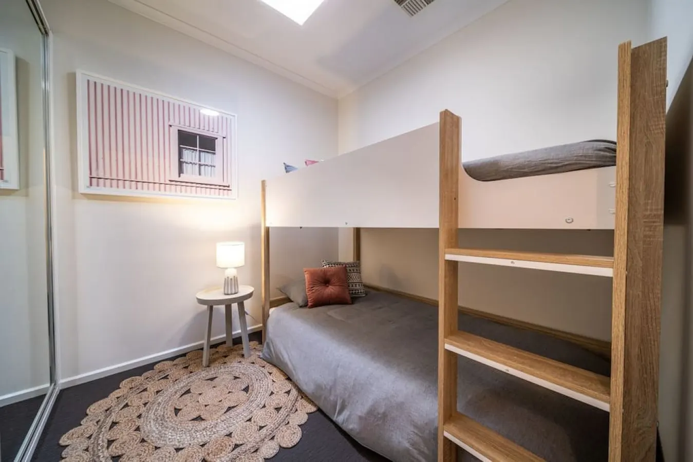 Black Oak at Brompton – Contemporary Parkside Stay 20