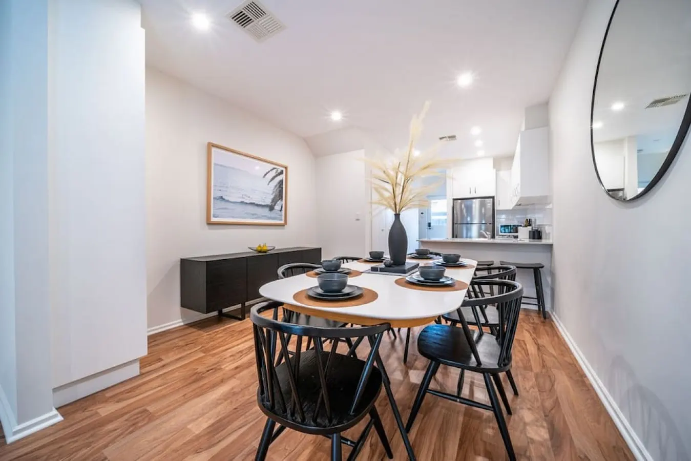 Black Oak at Brompton – Contemporary Parkside Stay — photo 3