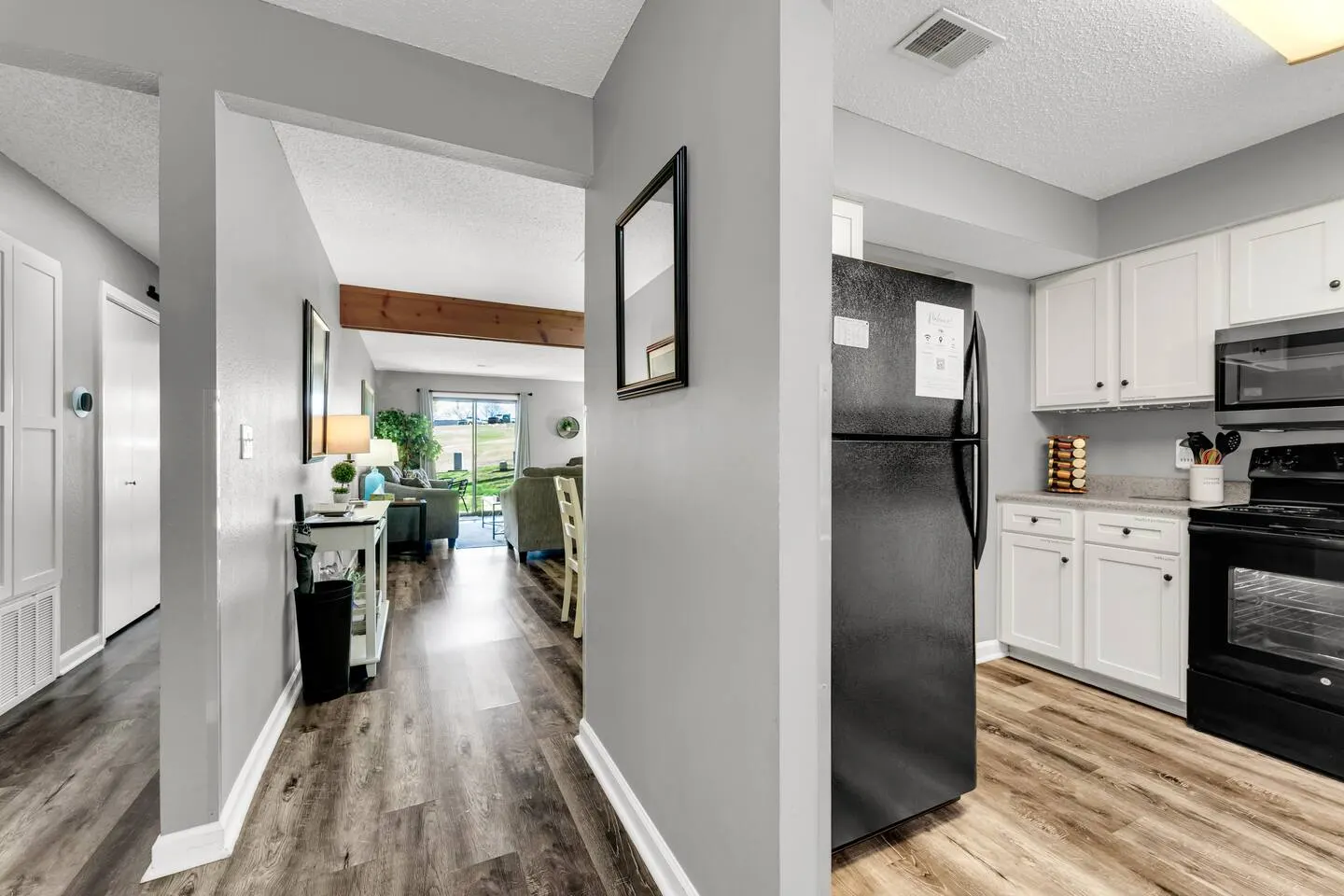 Walk in Golf Condo/Htd Pool/Hot Tub/Lake Access! 6