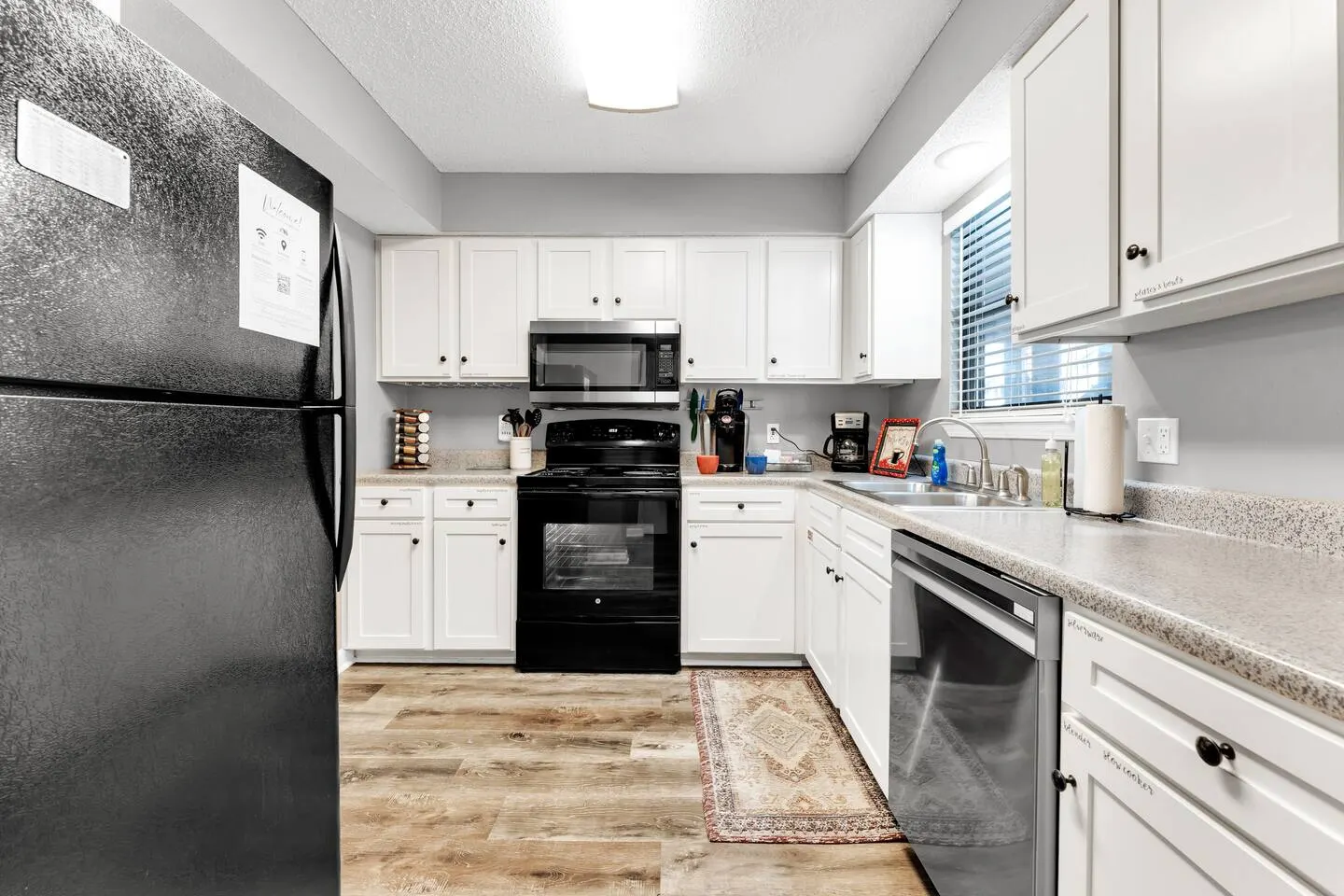 Walk in Golf Condo/Htd Pool/Hot Tub/Lake Access! 8