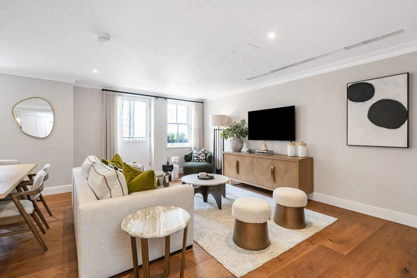 Luxury Mayfair 2-Bed | Central AC | Prime Location — photo 2