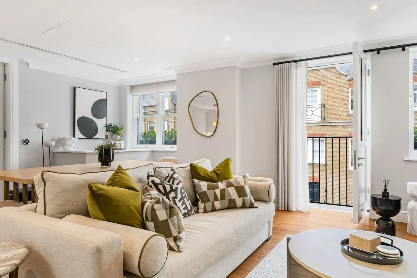 Luxury Mayfair 2-Bed Central AC Prime Location 9