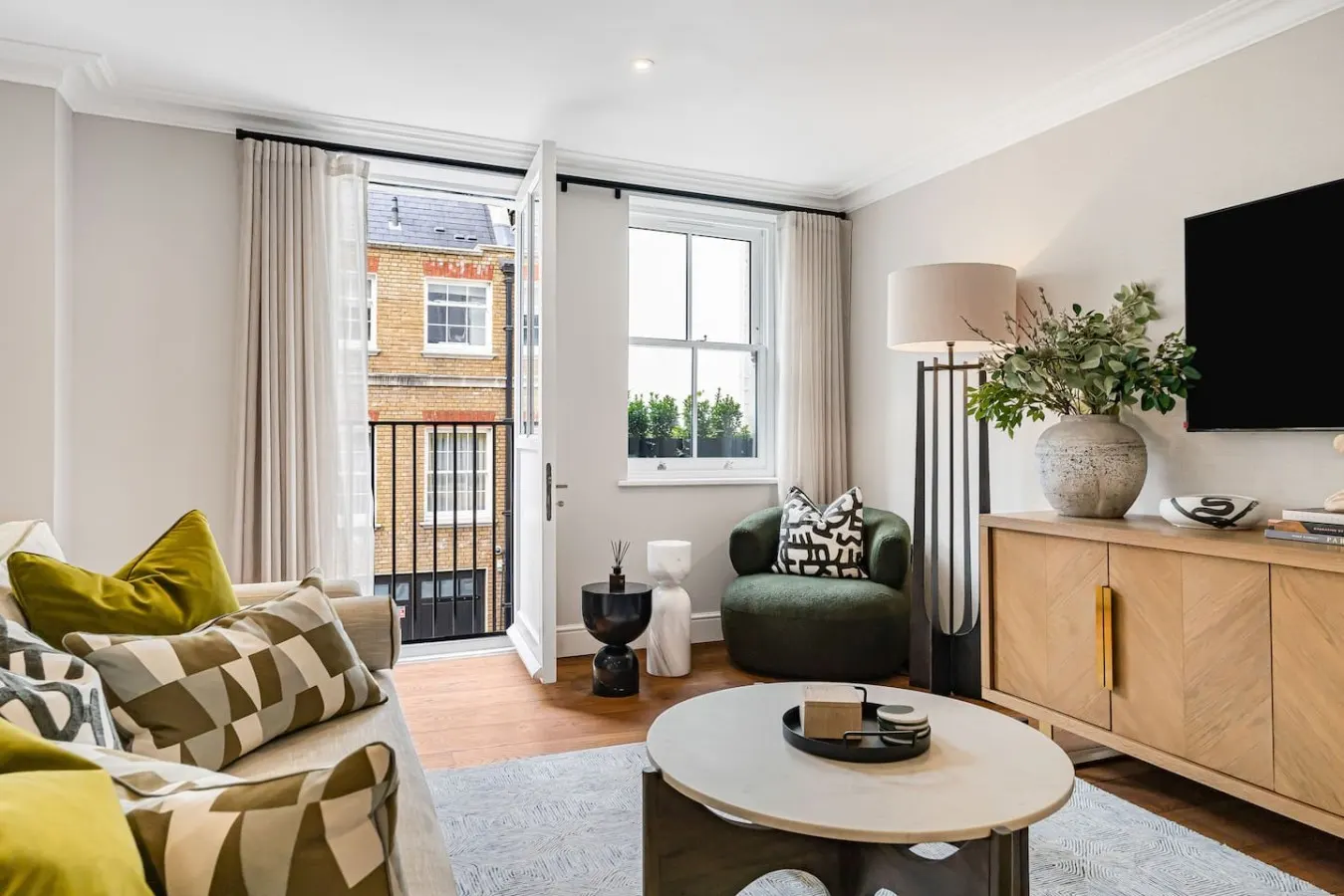 Luxury Mayfair 2-Bed Central AC Prime Location 10
