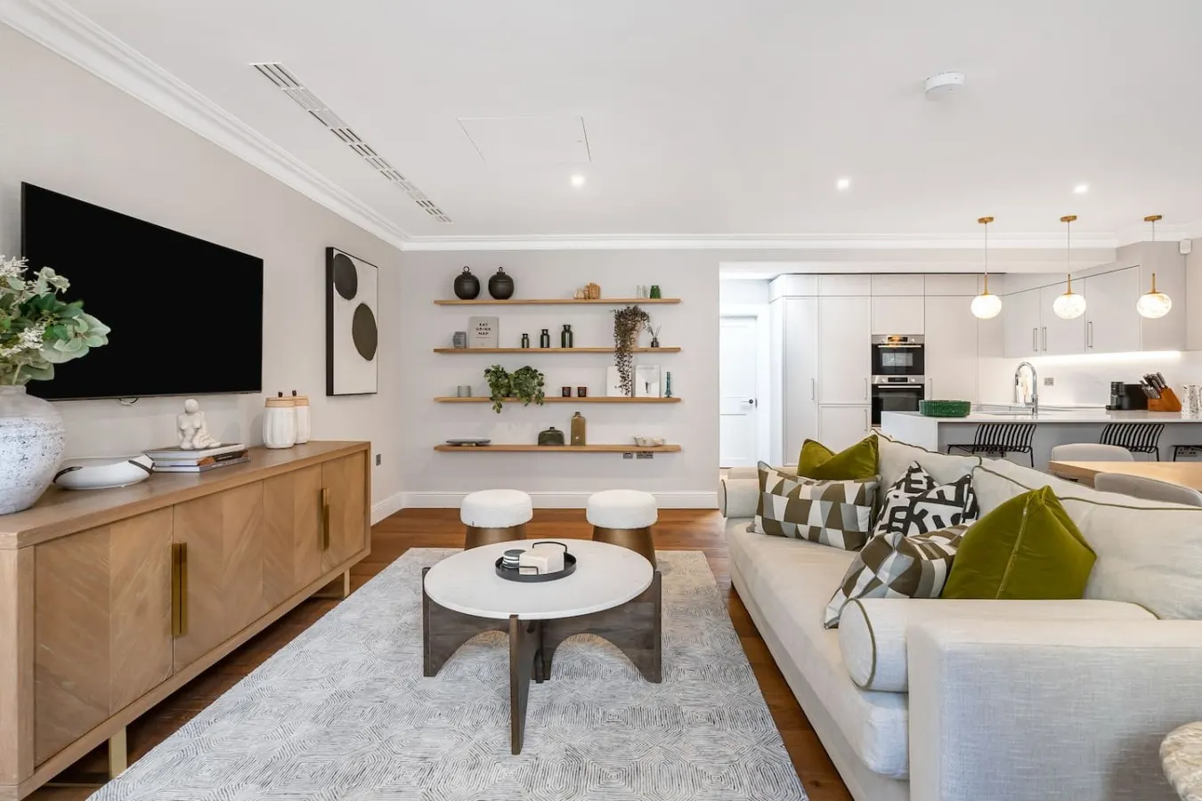 Luxury Mayfair 2-Bed Central AC Prime Location 11