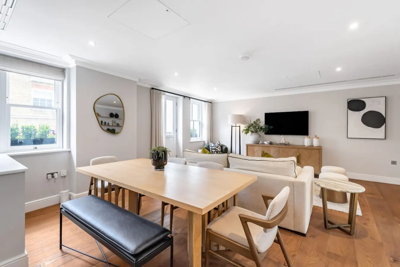 Luxury Mayfair 2-Bed Central AC Prime Location 17