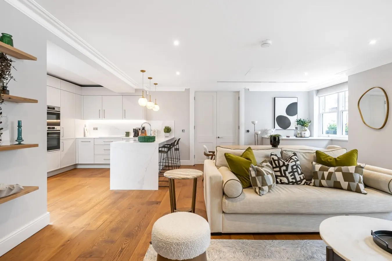 Luxury Mayfair 2-Bed Central AC Prime Location 6