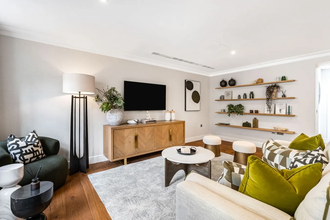 Luxury Mayfair 2-Bed Central AC Prime Location 8