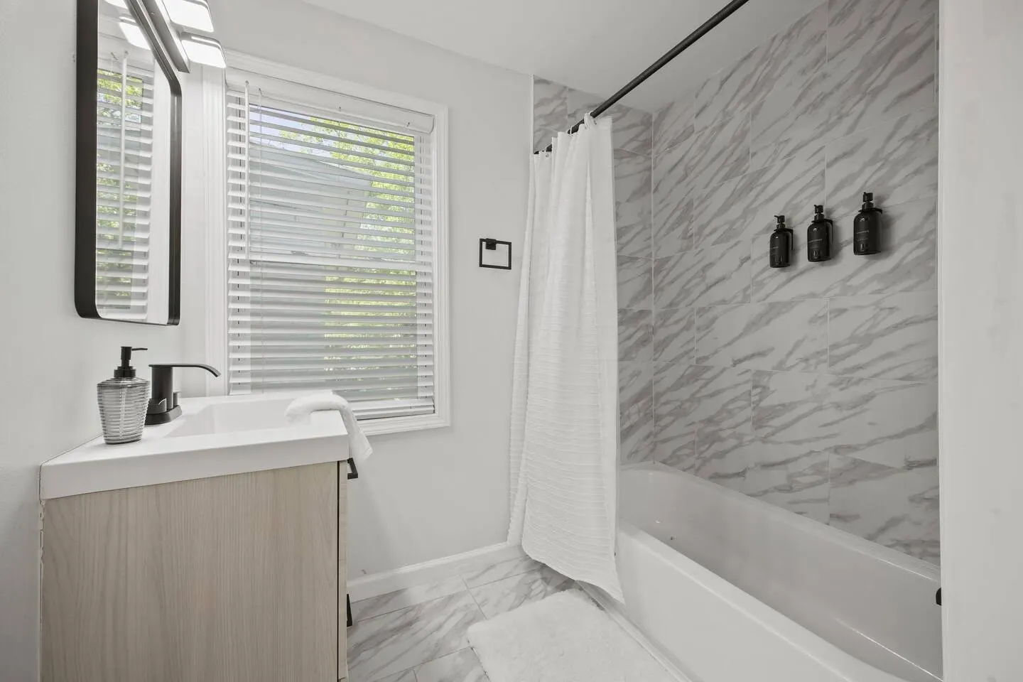 West End ATL Retreat Near BeltLine & Stadium — photo 4