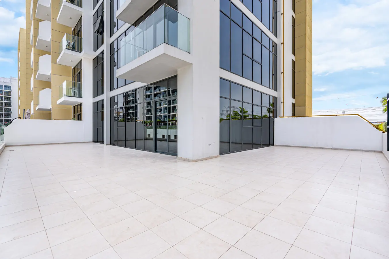 Modern Corner Family Home w/ Private Terrace 10