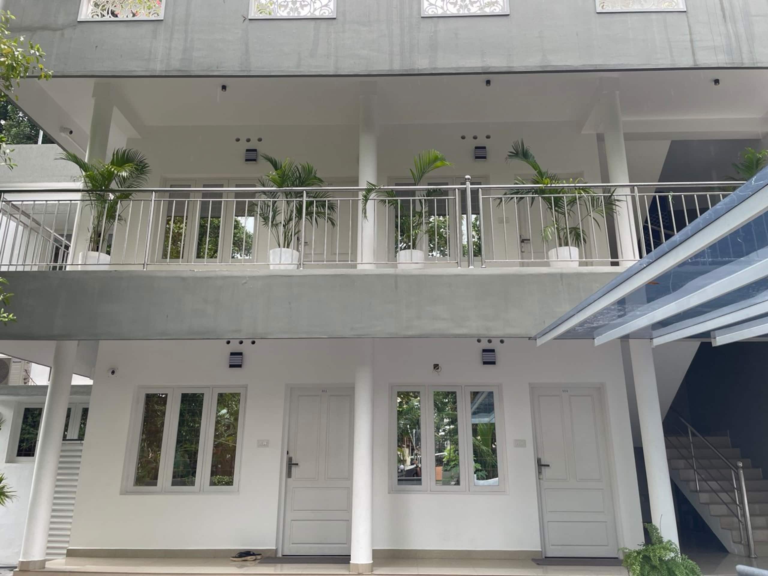 Urban Loft 1BHK 101 10 min to Lulu w/ greenery 34