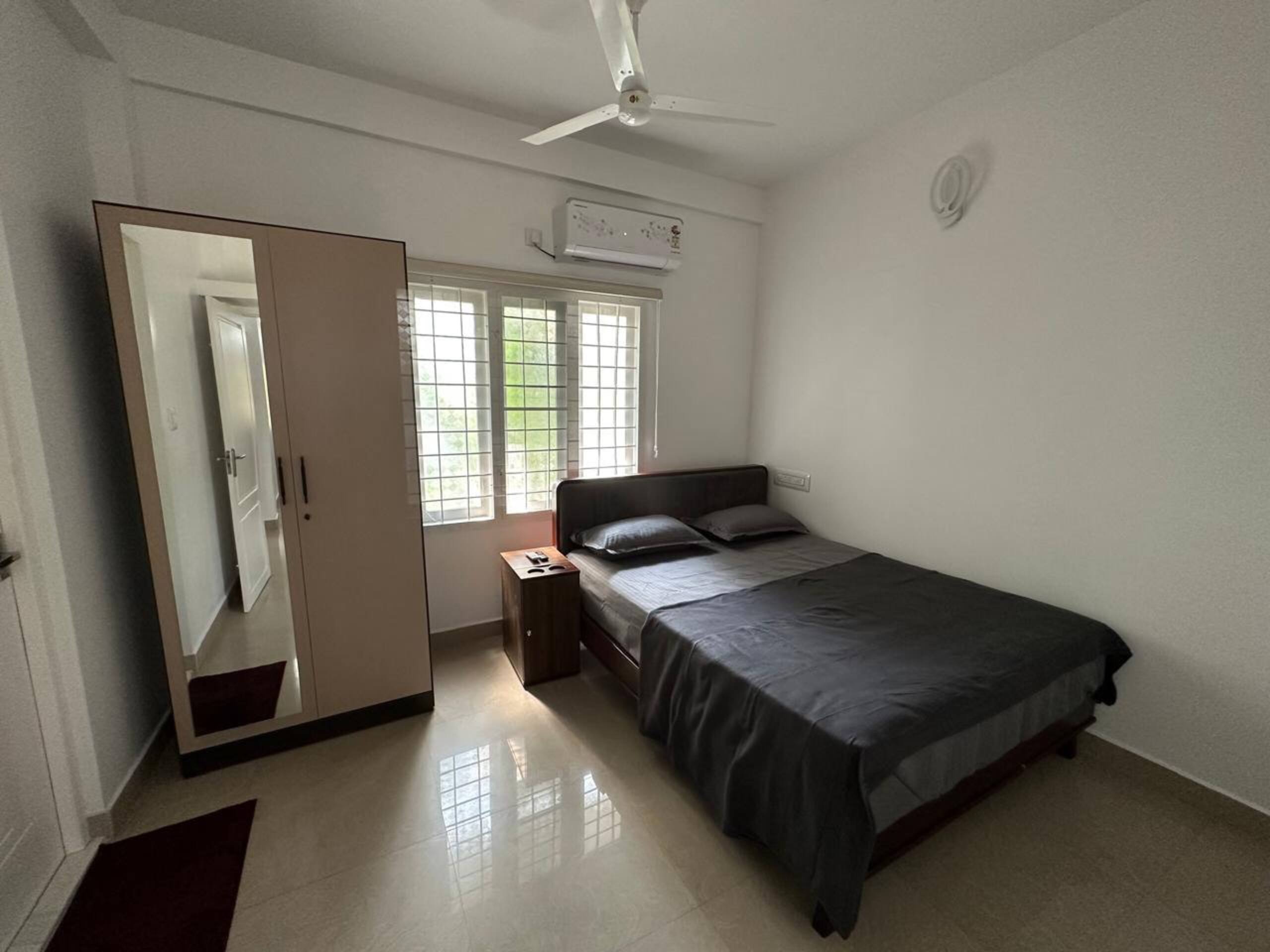 Urban Loft 1BHK 101 10 min to Lulu w/ greenery 25
