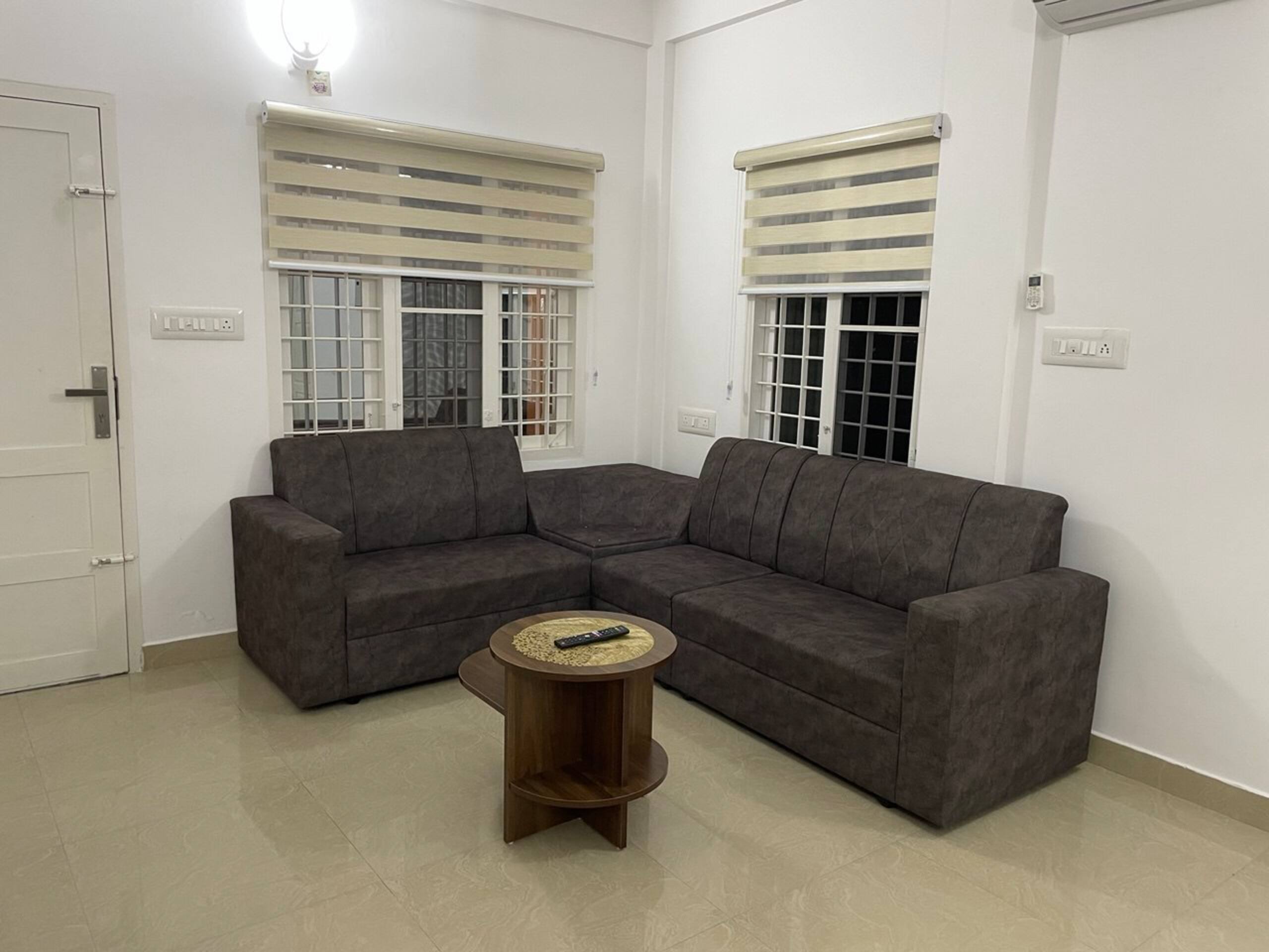 Urban Loft 1BHK 101 10 min to Lulu w/ greenery 14